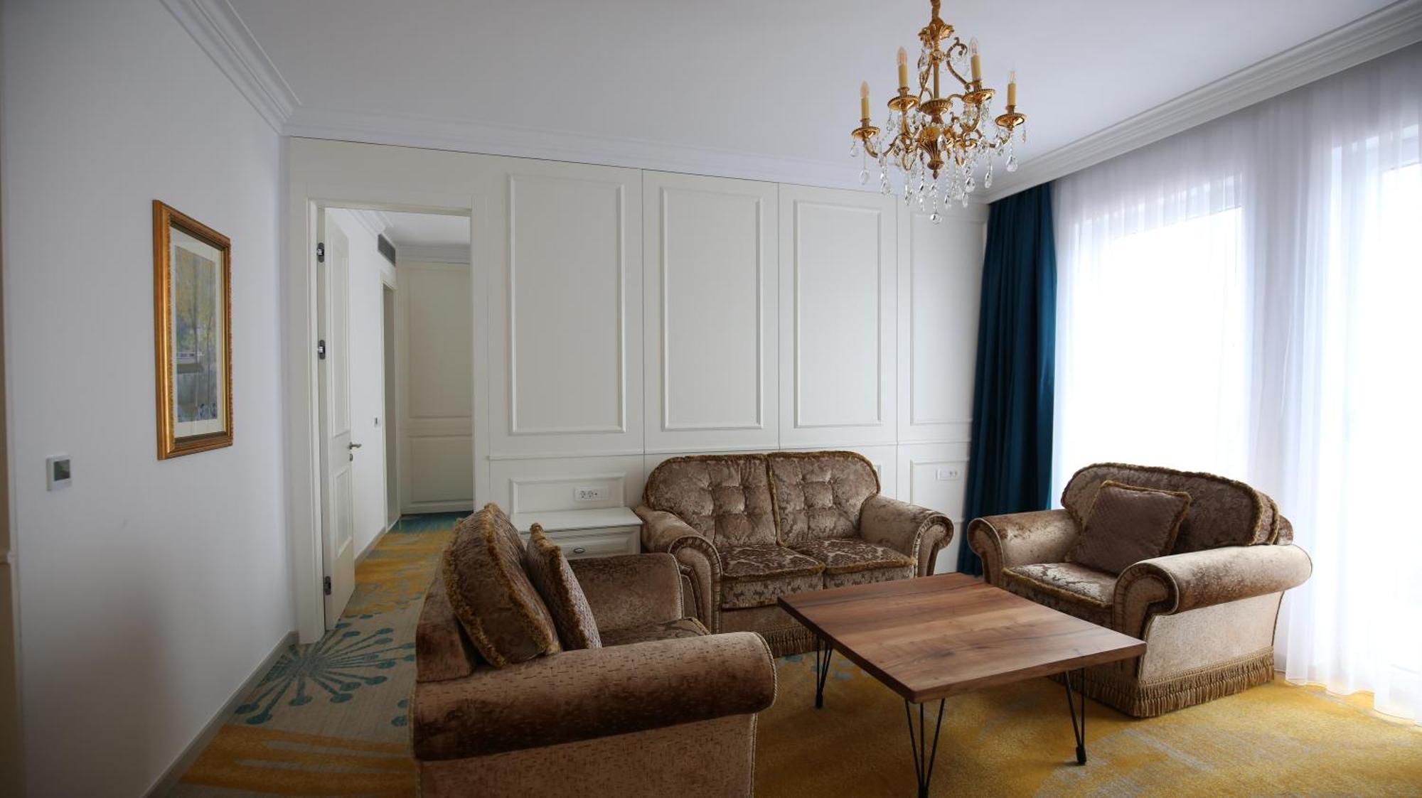 Grand Hotel Belushi Boge Экстерьер фото