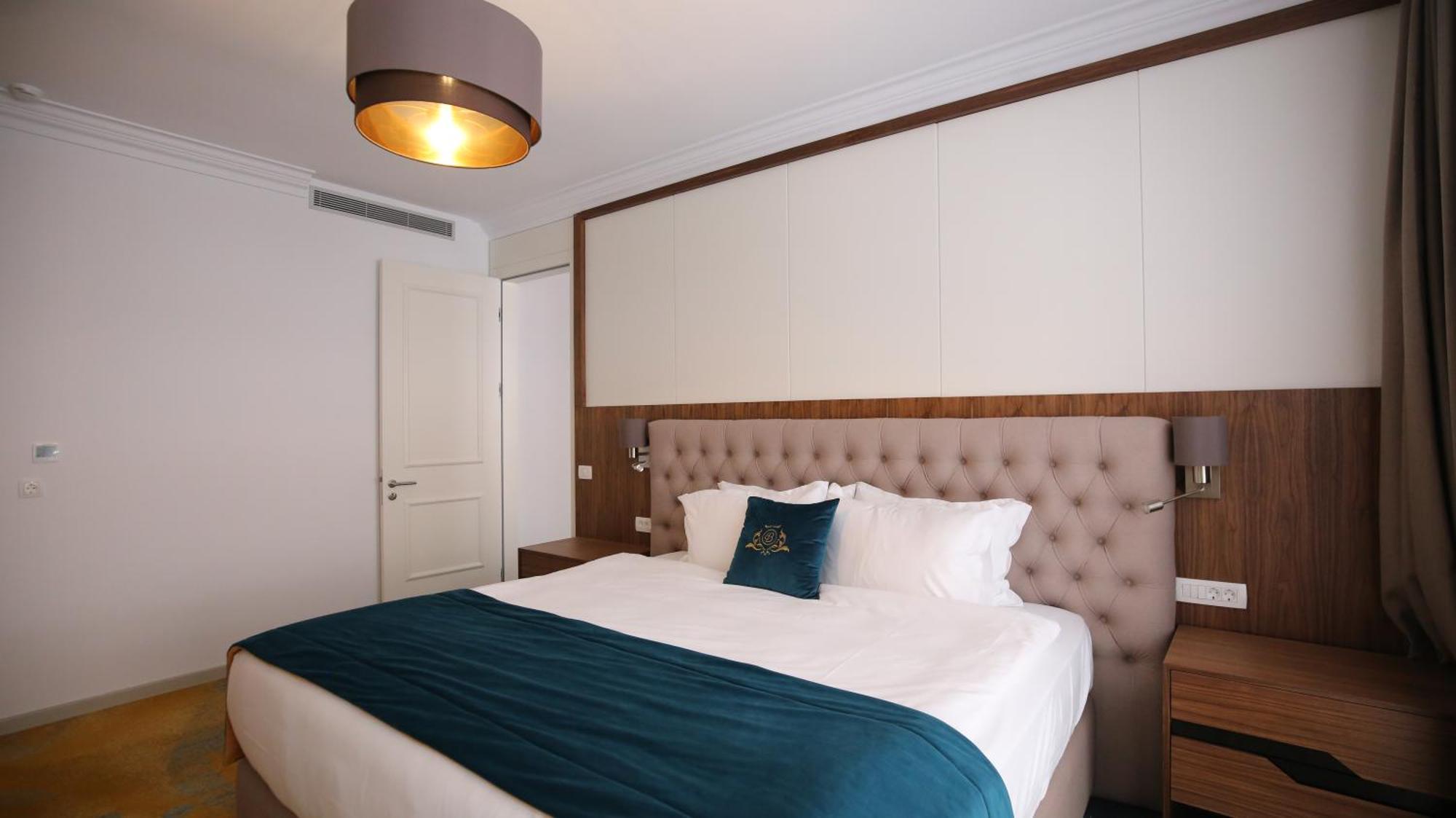Grand Hotel Belushi Boge Экстерьер фото