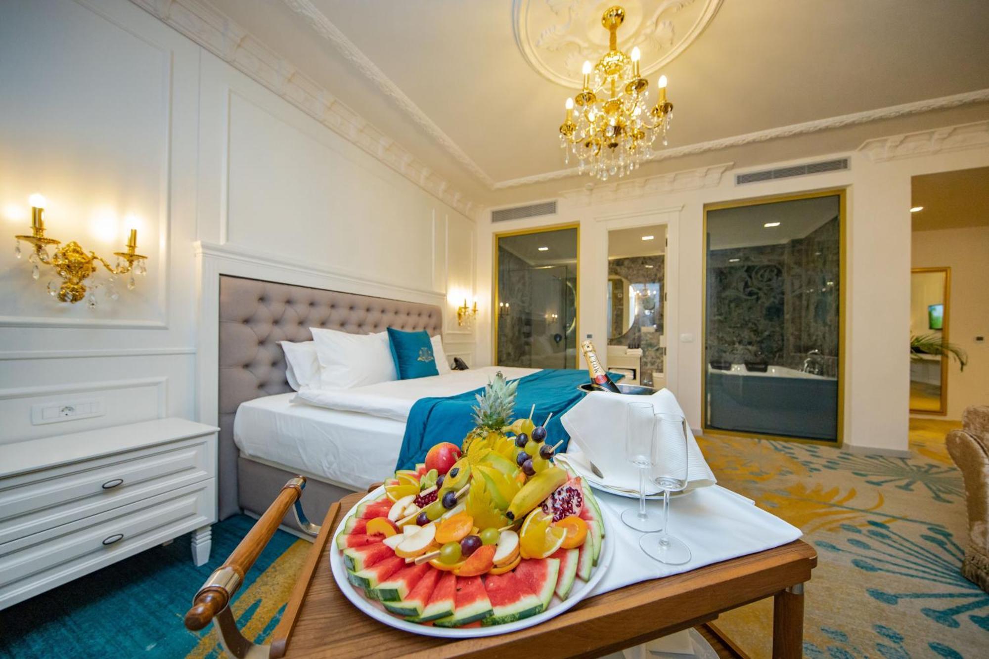Grand Hotel Belushi Boge Экстерьер фото