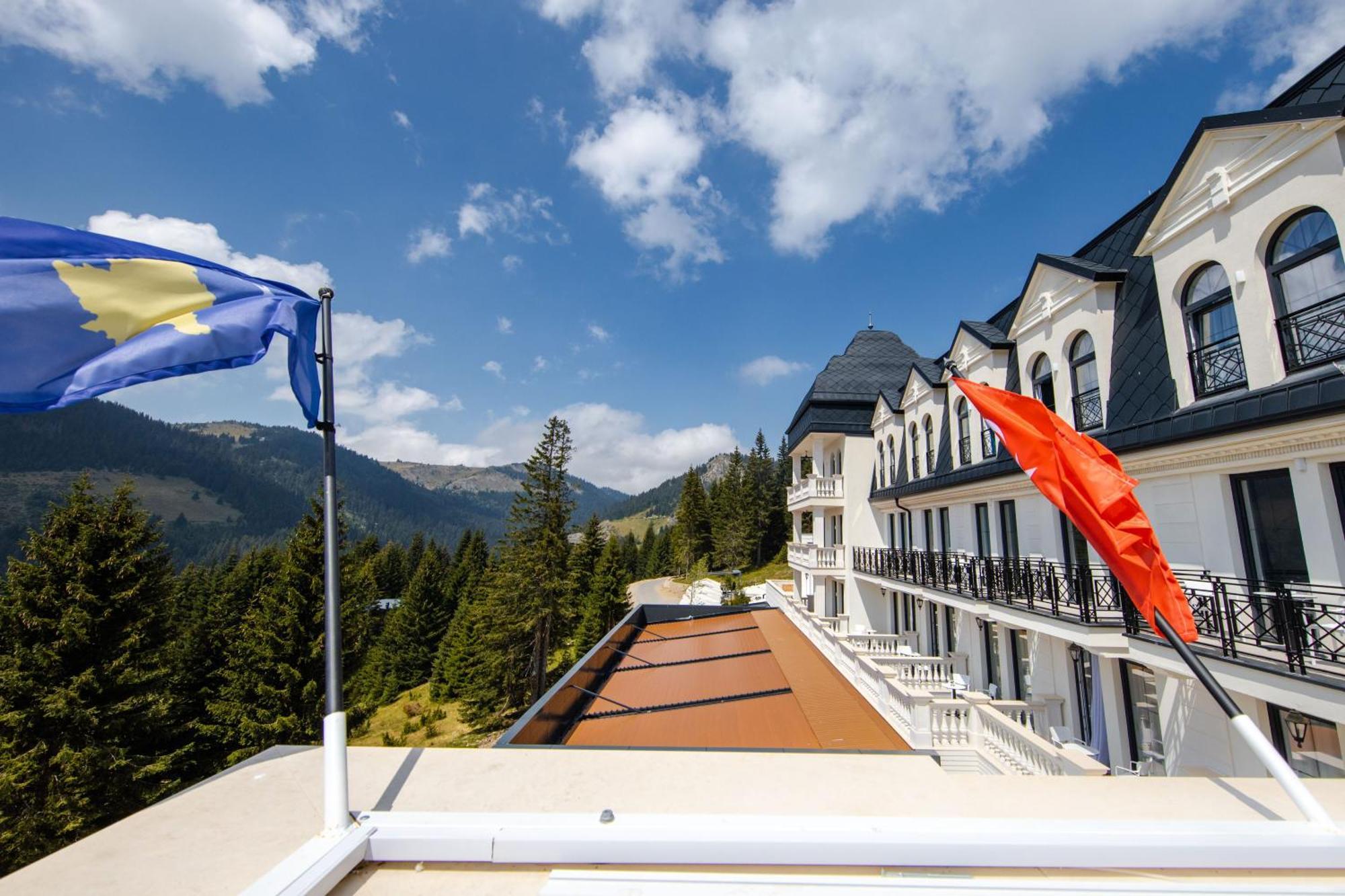 Grand Hotel Belushi Boge Экстерьер фото