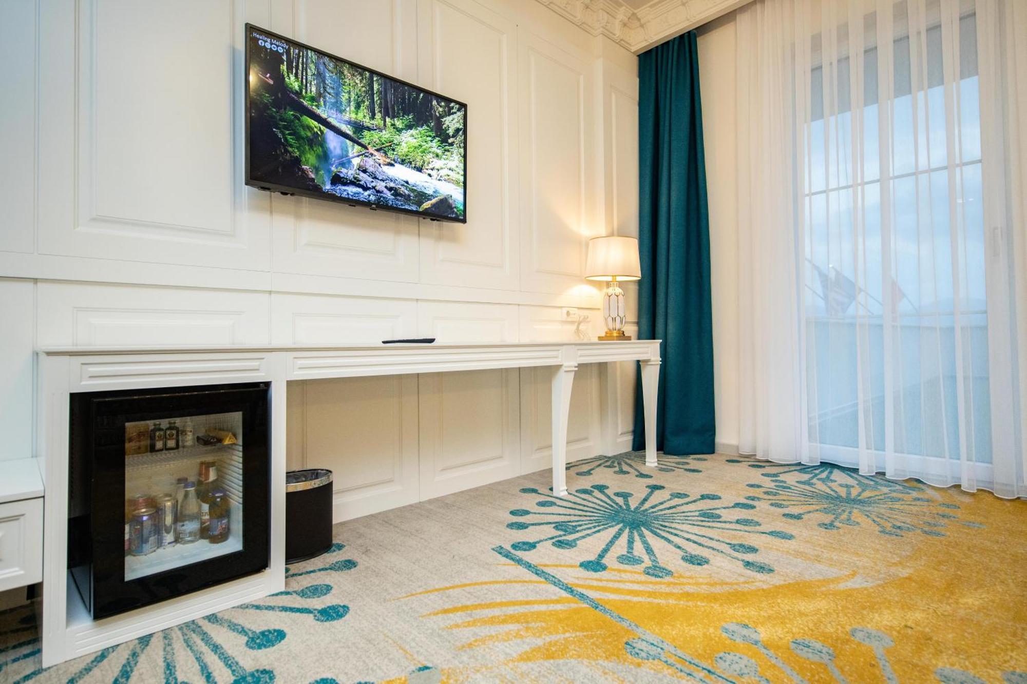 Grand Hotel Belushi Boge Экстерьер фото